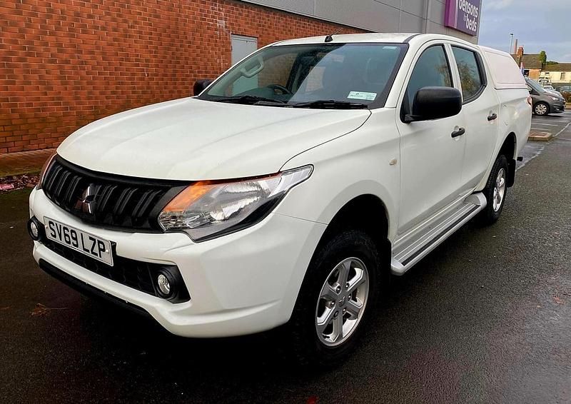 Used Mitsubishi L200 181 HP (133 kW) 2019 White Pickup