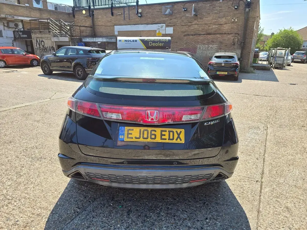 Used Honda Civic SE 138 HP (101 kW) 2006 Black Hatchback