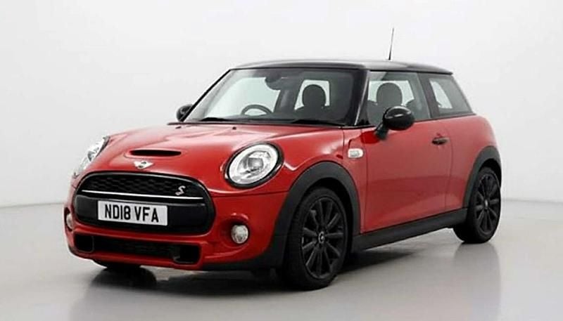 Używany Mini Cooper S Hatch 192 KM (141 kW) 2018 Czerwony Hatchback