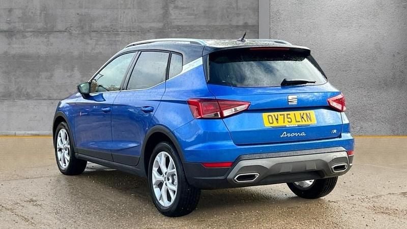 Used Seat Arona FR 115 HP (84 kW) 2025 Metallic  saphire blue with black roof SUV
