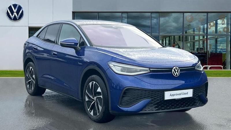Blue dusk metallic black Used 2025 VW ID.5 Pro SUV | £29,024 (Fair price) - Image 1/4