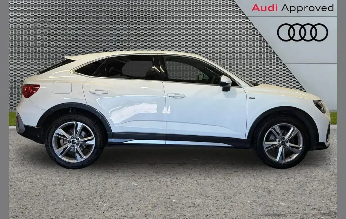 Used Audi Q3 S-Line 150 HP (110 kW) 2022 White SUV