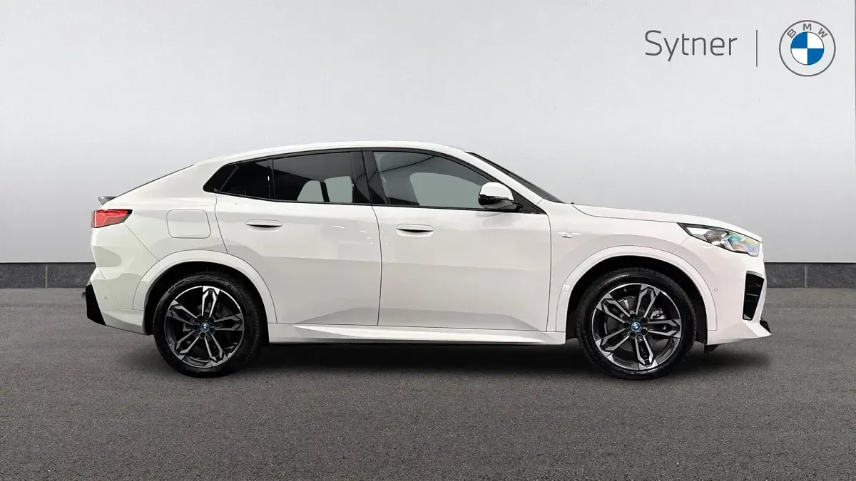 Used BMW iX2 M Sport 227 kW (309 HP) 2024 White SUV