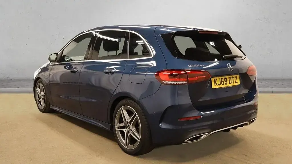 Used Mercedes B200 Executive 150 HP (110 kW) 2020 Blue Hatchback