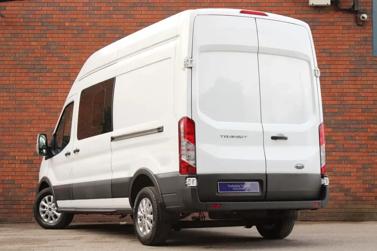 Usado Ford Transit 130 HP (95 kW) 2018 Branco Van