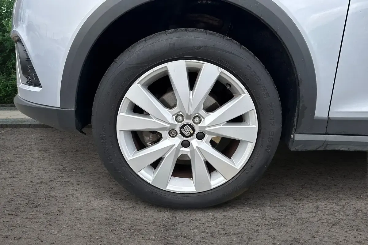 Used Seat Arona SE 95 HP (69 kW) 2018 Silver SUV