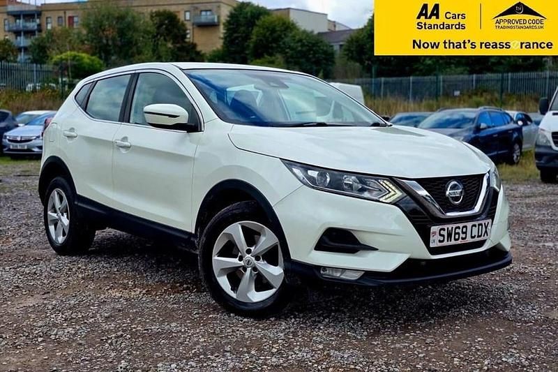 White Used 2020 Nissan Qashqai Acenta Premium SUV | £11,488 (Super price) - Image 1/1