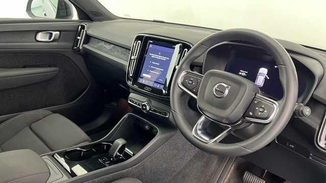 Used Volvo XC40 Core 300 kW (408 HP) 2023 Silver SUV