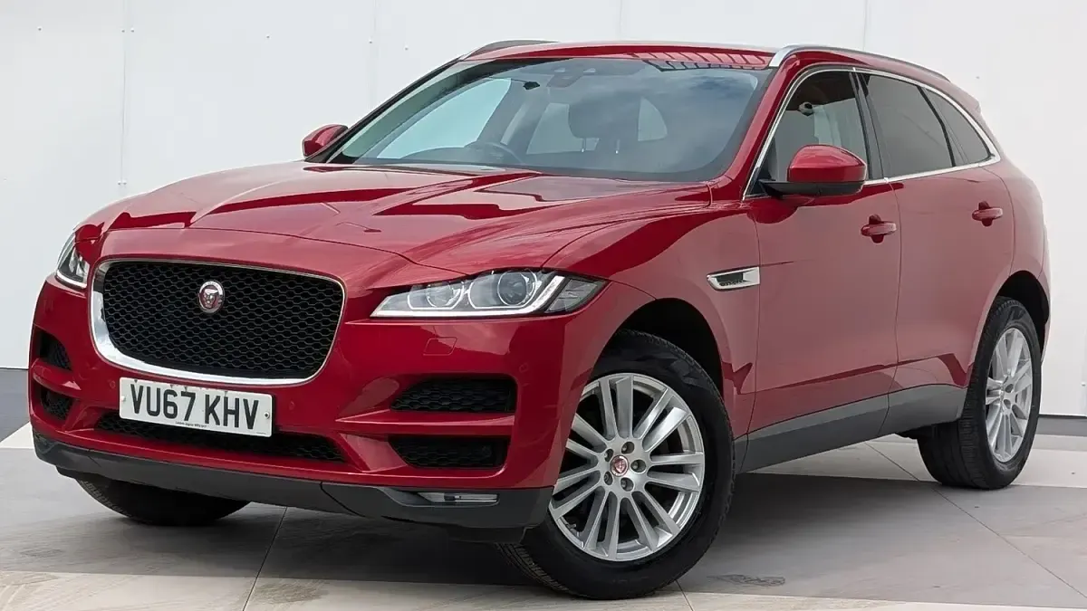 Used Jaguar F-Pace Portfolio 240 HP (176 kW) 2017 Red SUV