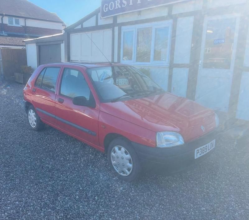Used Renault Clio 1997 Red Hatchback