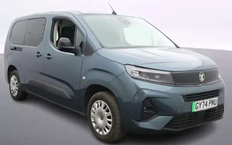 Used Vauxhall Combo Design Edition 100 kW (136 HP) 2026 MPV
