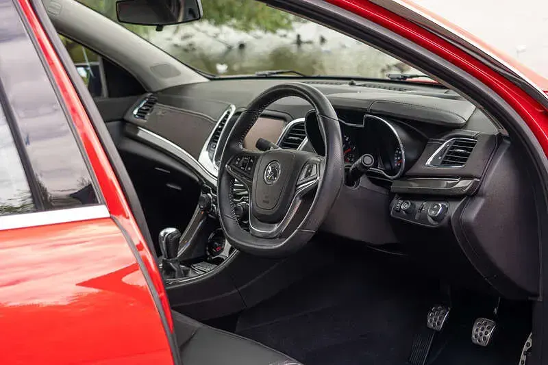 Used Vauxhall VXR8 576 HP (423 kW) 2014 Red Sedan