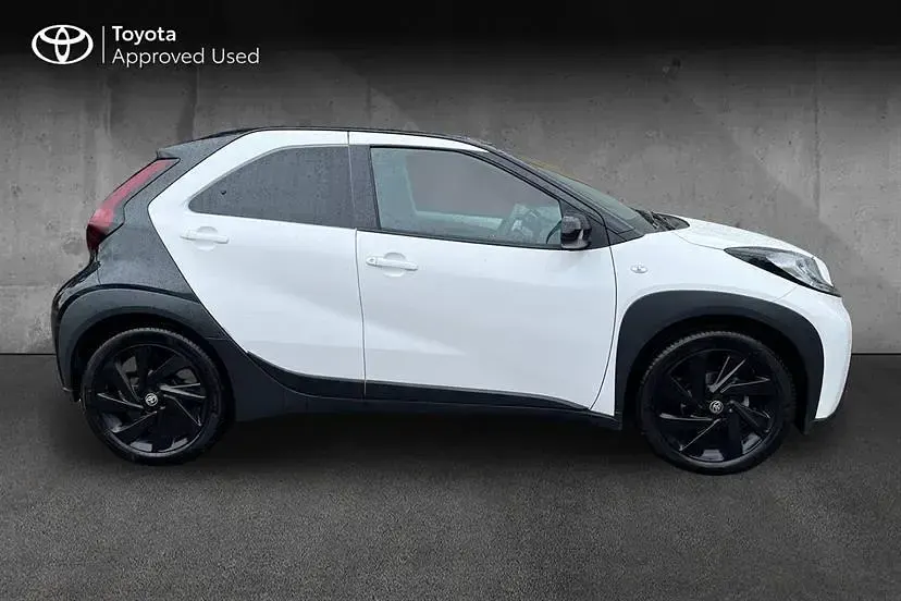 Used Toyota Aygo X 72 HP (52 kW) 2024 White SUV