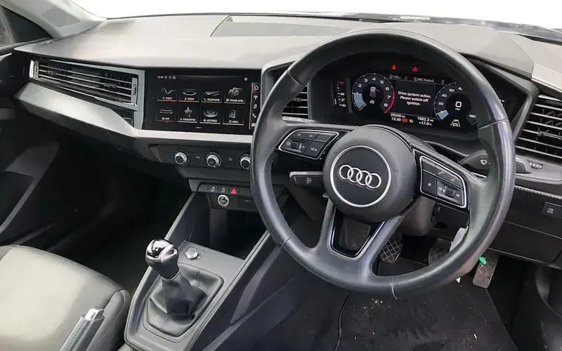Used Audi A1 Sportback Design 95 HP (69 kW) 2023 Blue Hatchback