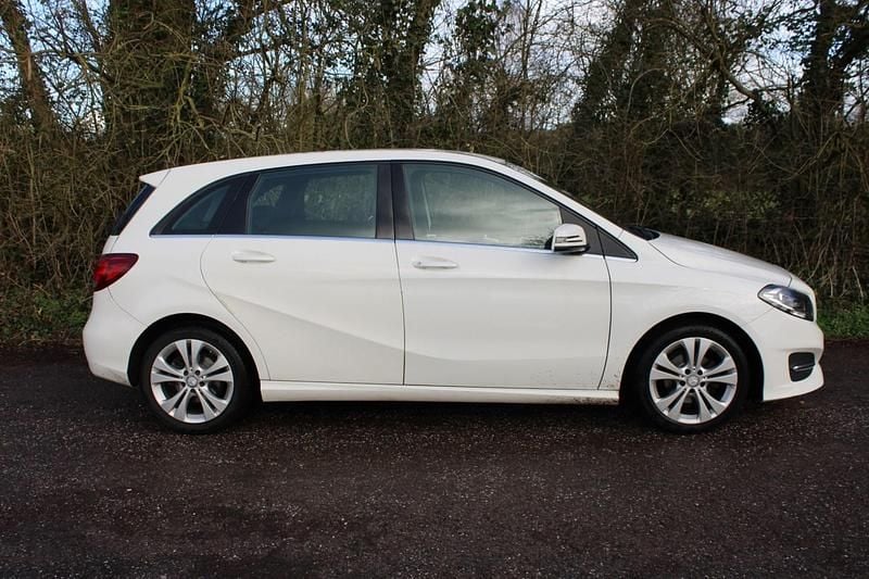 Used Mercedes B180 2017 White MPV