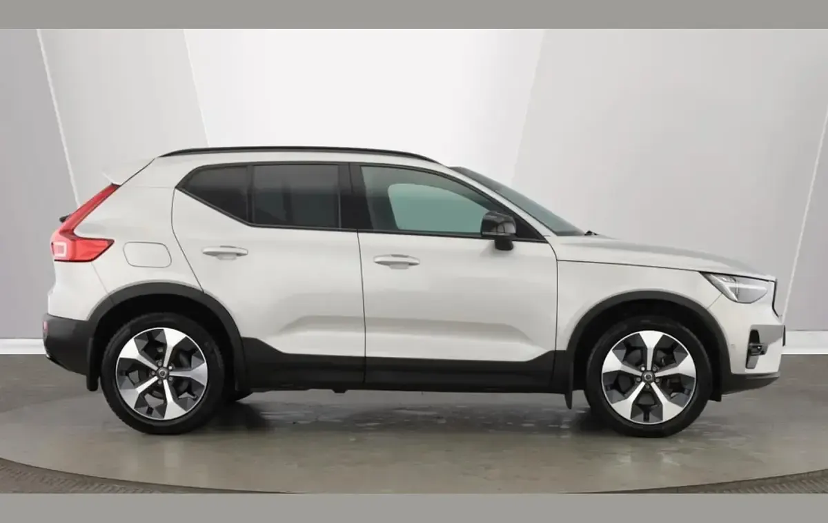 Used Volvo XC40 Ultimate 194 HP (142 kW) 2022 Silver SUV