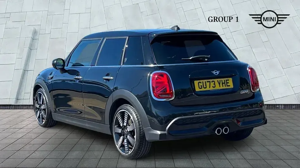 Used Mini Cooper S Exclusive 178 HP (130 kW) 2023 Black Hatchback