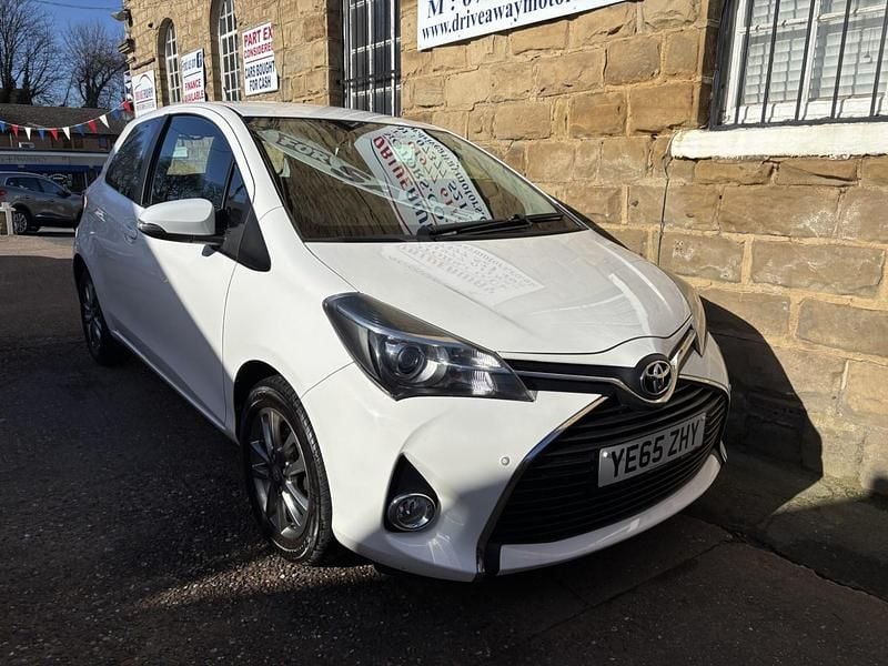 Used Toyota Yaris 2015 White Hatchback