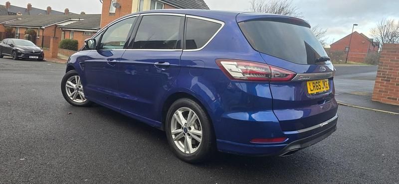 Blue Used 2015 Ford S-MAX Titanium MPV | £5,999 (Good price) - Image 1/4