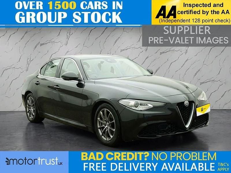 Used Alfa Romeo Giulia Saloon Super 200 HP (147 kW) 2017 Black Sedan