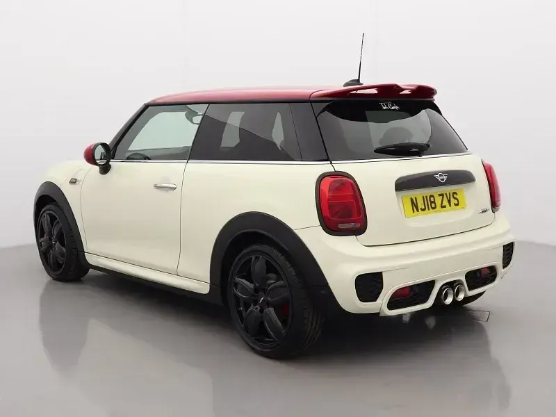 Begagnad Mini John Cooper Works Hatch 228 HK (167 kW) 2018 Vit Halvkombi