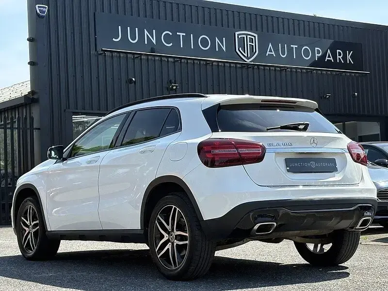 Used Mercedes GLA180 Urban 122 HP (89 kW) 2018 White SUV