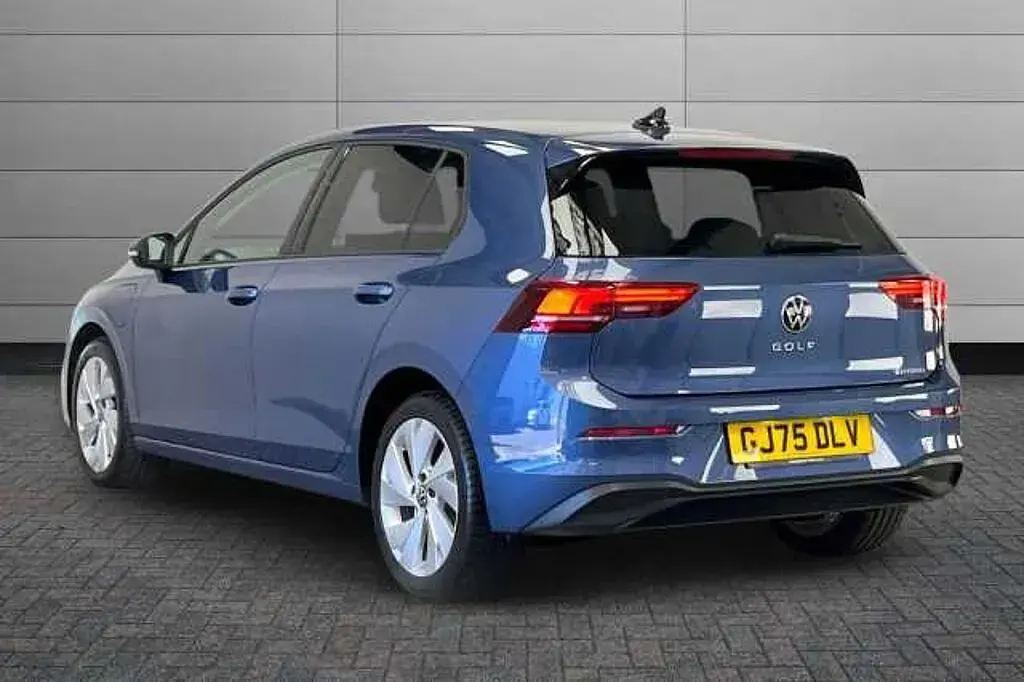 Used VW Golf VIII Match 204 HP (150 kW) 2025 Blue Hatchback