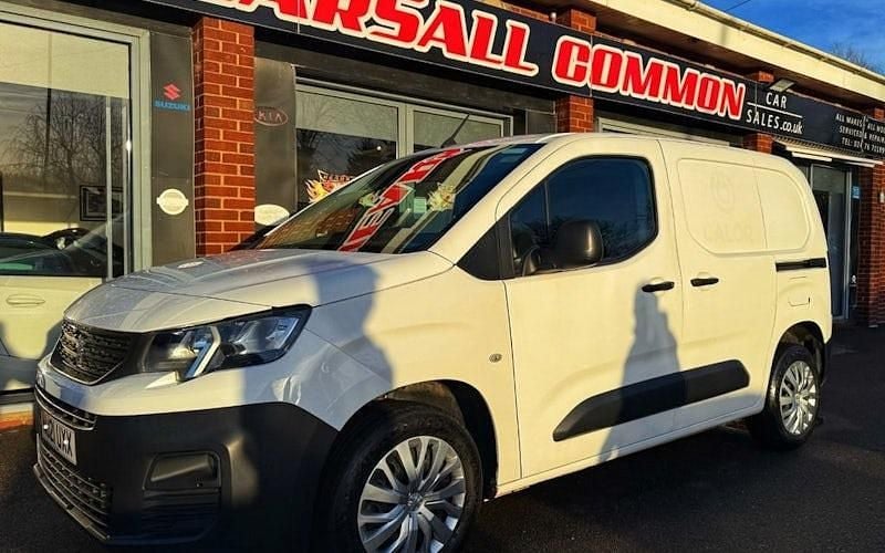 Used Peugeot Partner 102 HP (75 kW) 2021 White MPV