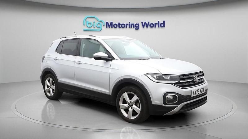 Usado VW T-Cross SEL 110 HP (80 kW) 2023 Prateado SUV