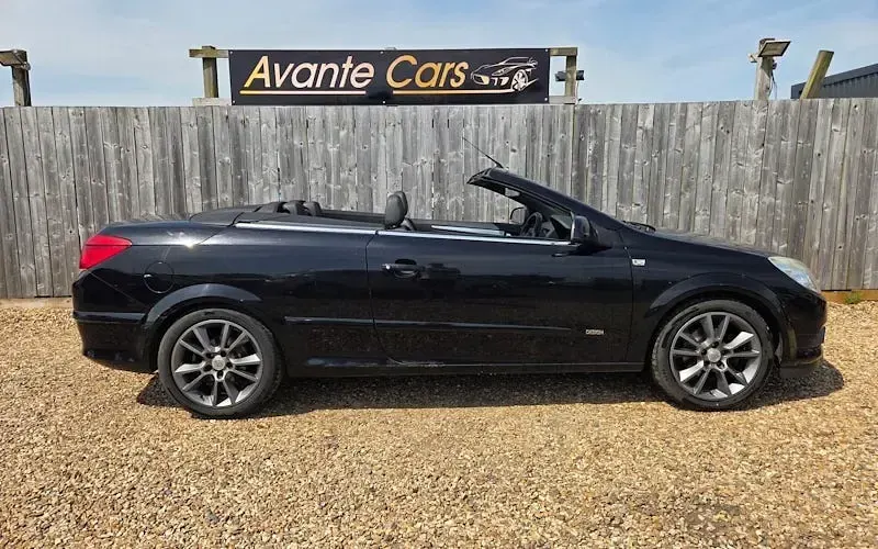 Used Vauxhall Astra Design Edition 140 HP (102 kW) 2010 Coupe
