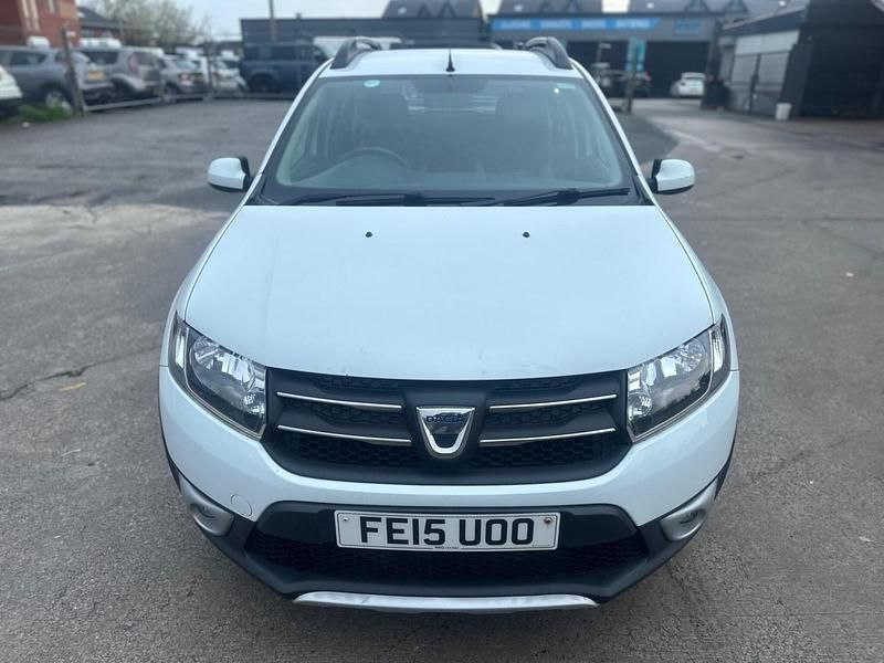 Used Dacia Sandero Lauréate 2015 White Hatchback