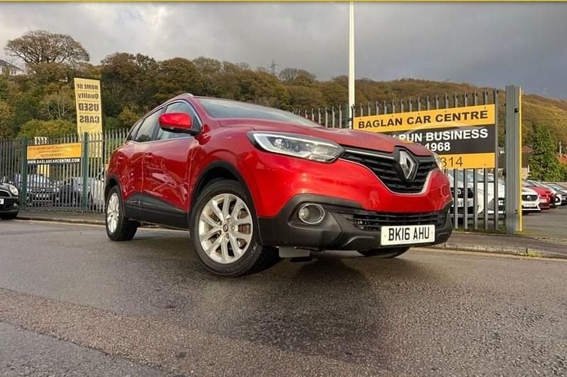 Red Used 2016 Renault Kadjar Dynamique SUV | £7,495 (Fair price) - Image 1/1
