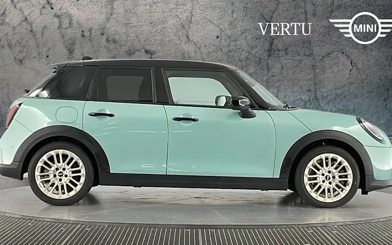 Used Mini Cooper Exclusive 114 kW (156 HP) 2026 Hatchback