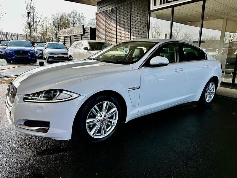 Used Jaguar XF Luxury 163 HP (119 kW) 2013 White Sedan