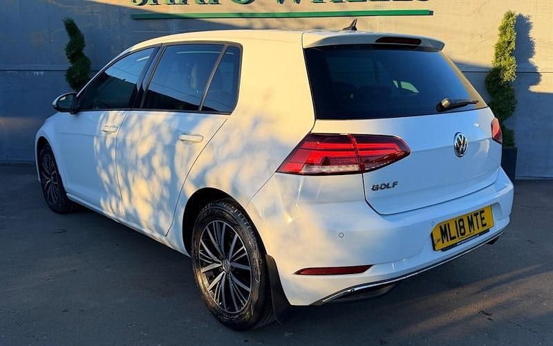 Used VW Golf VII SE 125 HP (91 kW) 2018 Hatchback