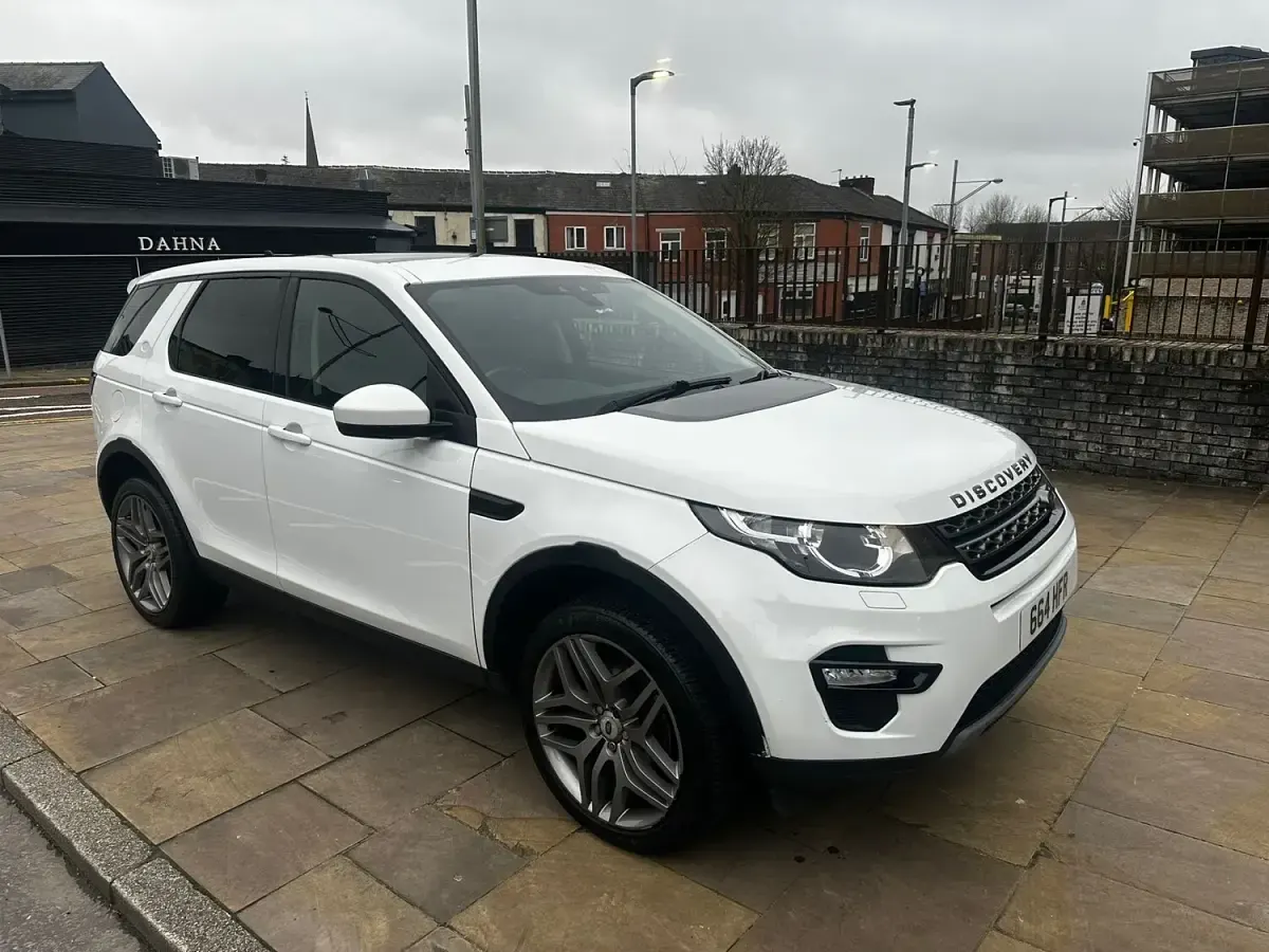 Used Land Rover Discovery Sport SE 180 HP (132 kW) 2015 White SUV