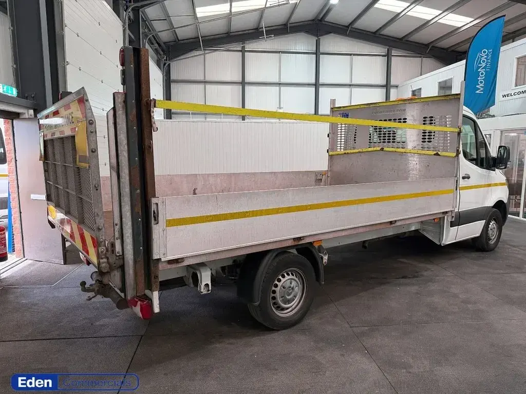 Used Mercedes Sprinter Progressive 148 HP (108 kW) 2021 White Van
