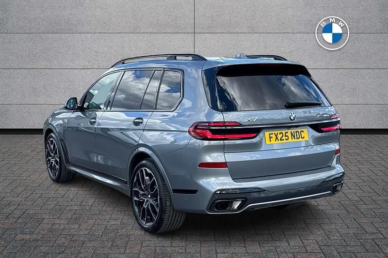 Second-hand BMW X7 M Sport 352 CP (258 kW) 2025 Gri SUV