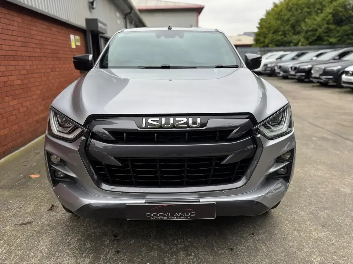 Used Isuzu D-Max 163 HP (119 kW) 2022 Silver Pickup