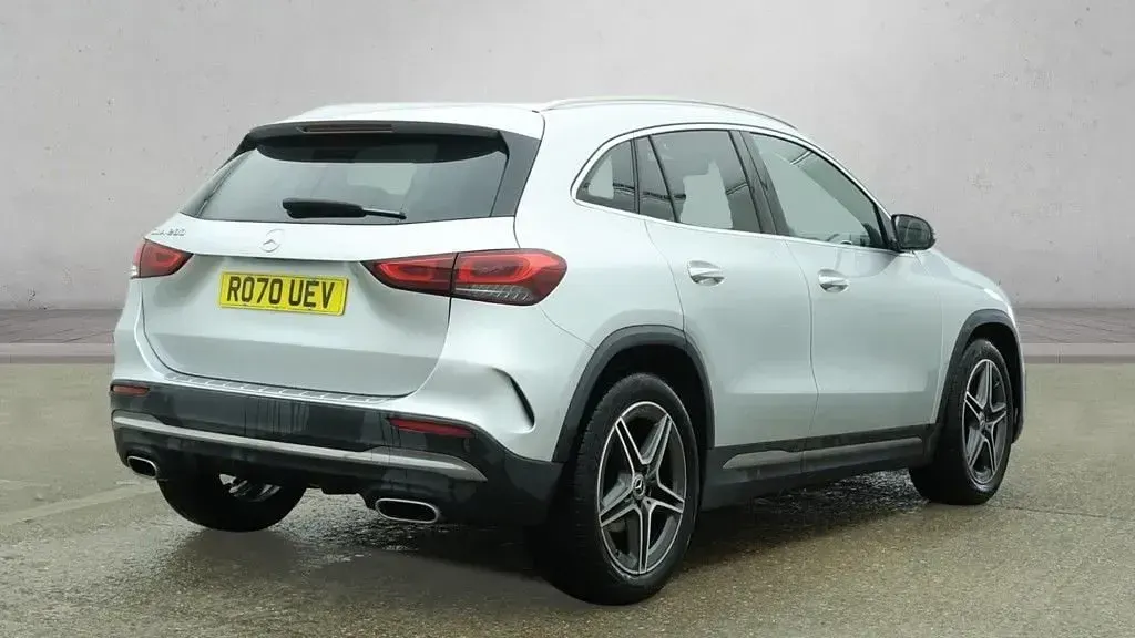 Usado Mercedes GLA200 AMG line 163 HP (119 kW) 2020 Prateado SUV