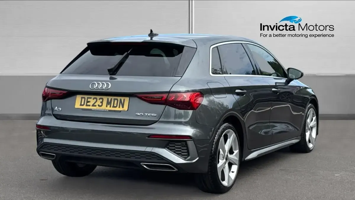 Usado Audi A3 S-Line 110 CV (80 kW) 2023 Gris Berlina