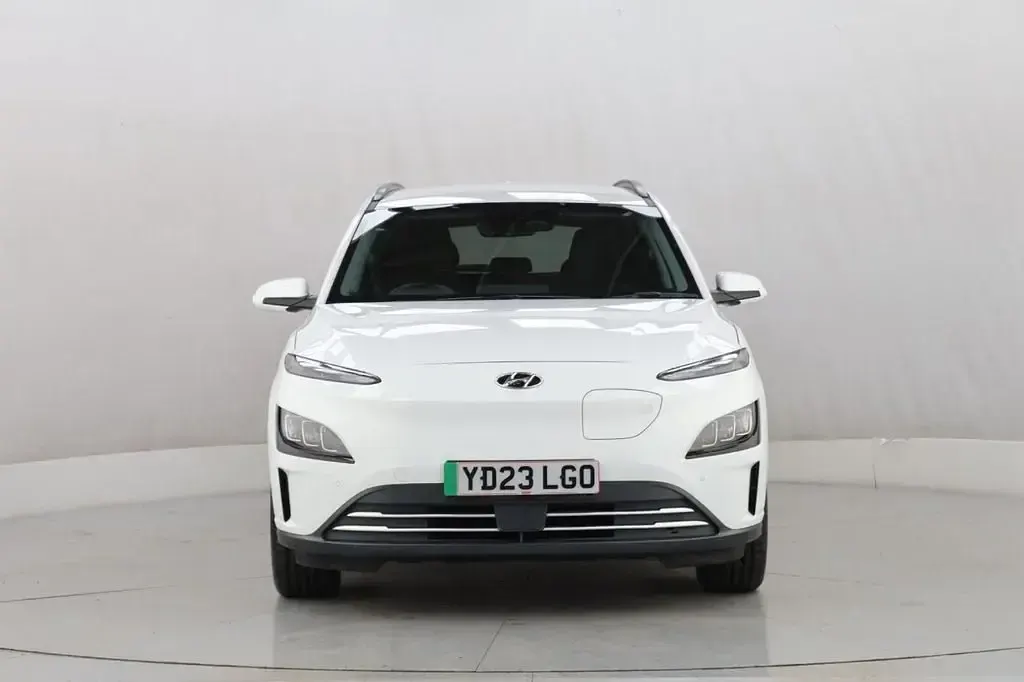 Second-hand Hyundai Kona Premium 100 kW (136 CP) 2023 Alb SUV