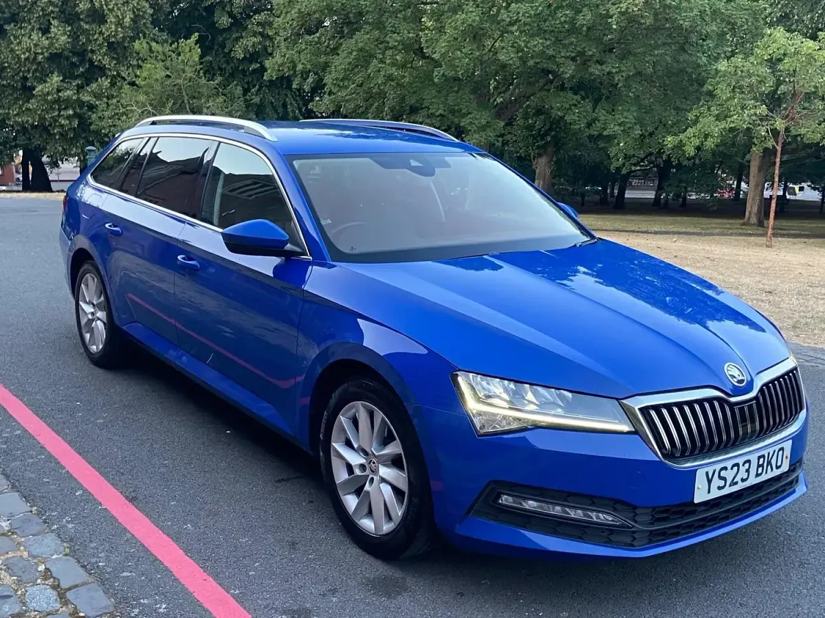 Used Skoda Superb SE Technology 150 HP (110 kW) 2023 Blue Estate