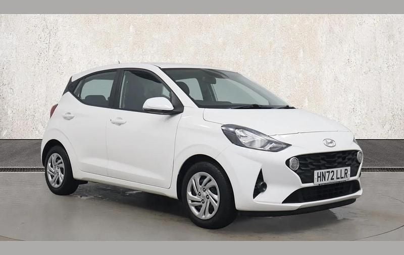 White Used 2022 Hyundai i10 SE Hatchback | £10,790 (Fair price) - Image 1/4