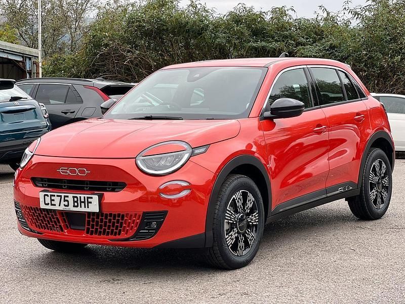 New Fiat 600 S 99 HP (72 kW) 2025 Red SUV