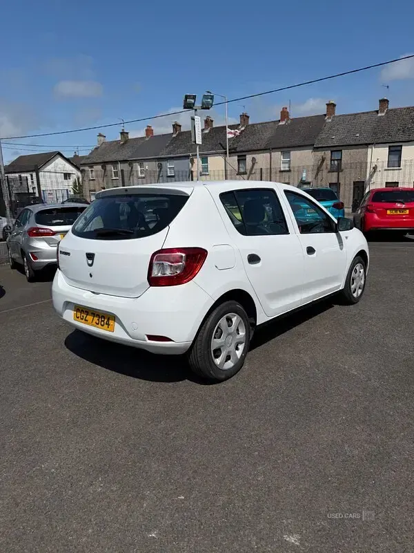 Used Dacia Sandero Ambiance 2016 White Hatchback