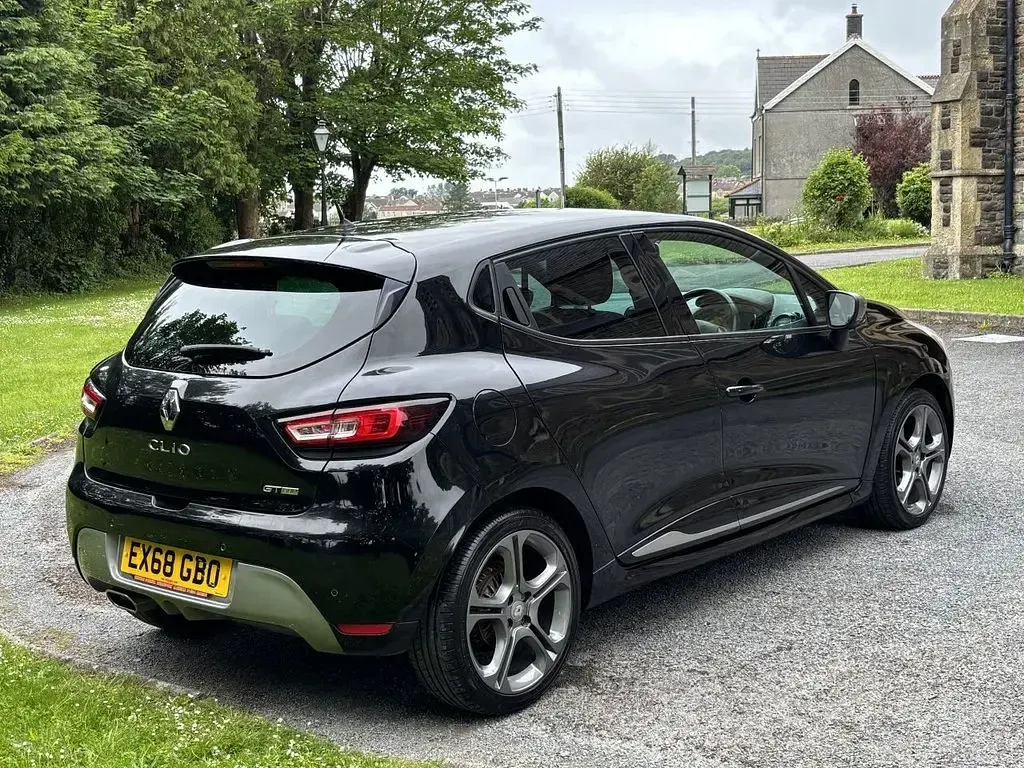 Used Renault Clio IV GT-Line 90 HP (66 kW) 2018 Black Hatchback