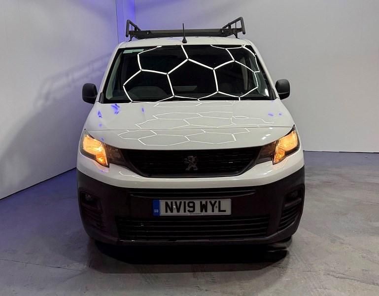 Used Peugeot Partner 2019 White MPV