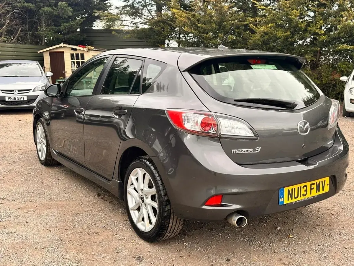 Usado Mazda 3 105 HP (77 kW) 2013 Cinzento Citadino
