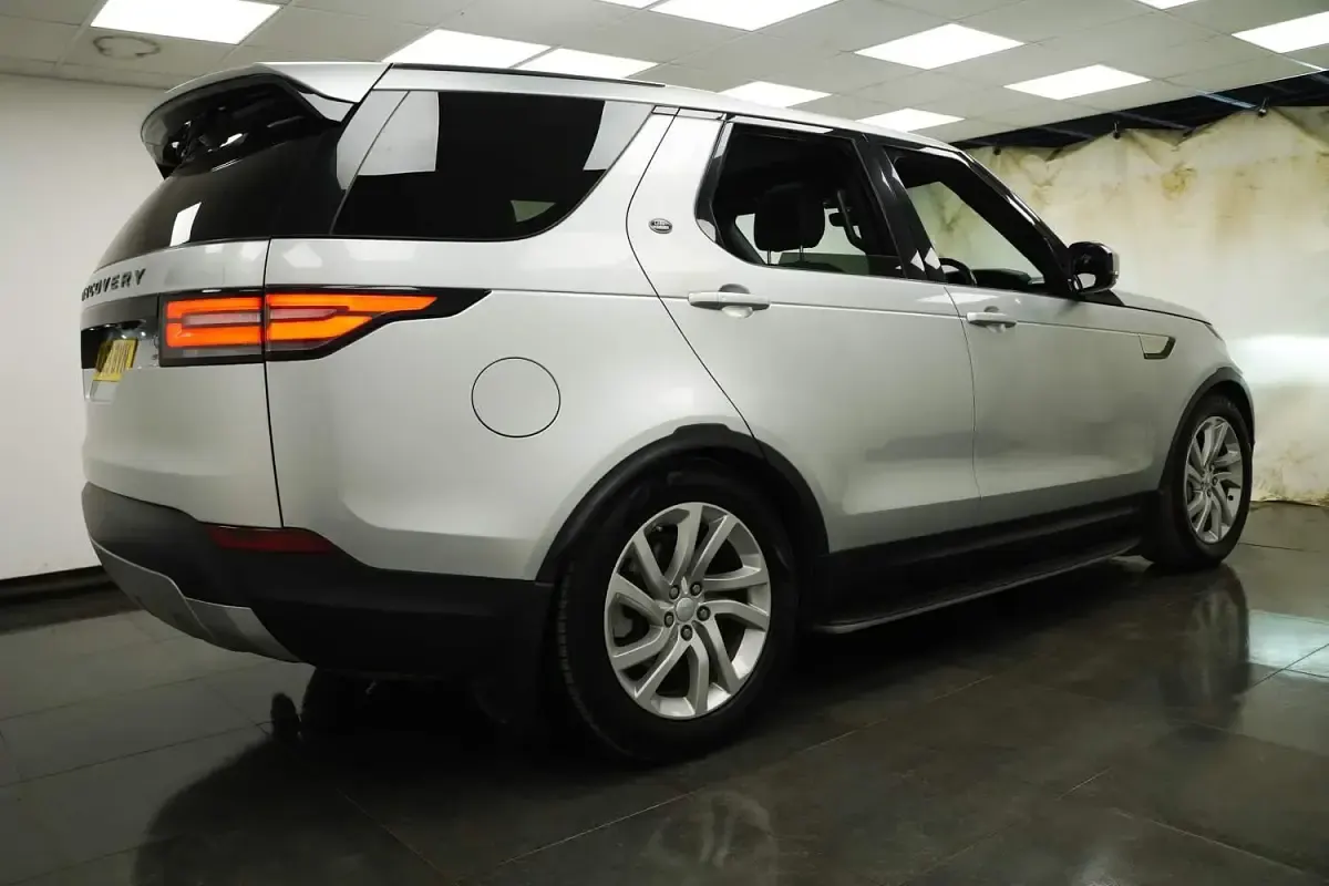 Used Land Rover Discovery 5 HSE 2019 Silver SUV